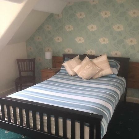 The Bear Hotel Chippenham  Buitenkant foto