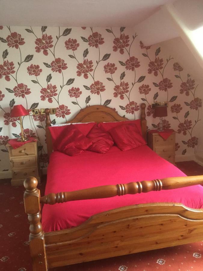 The Bear Hotel Chippenham  Buitenkant foto